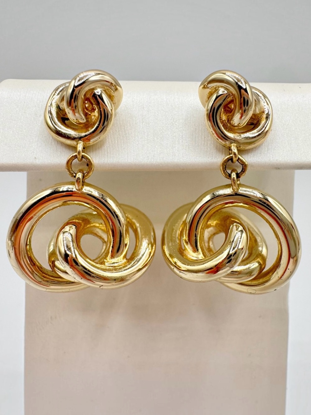 Kendra Scott Presleigh Drop Earrings Love Knot Gold Tone Signed KS Preppy Chic